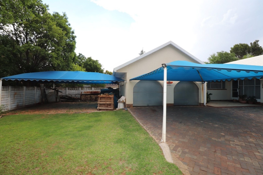 4 Bedroom Property for Sale in Flamwood North West